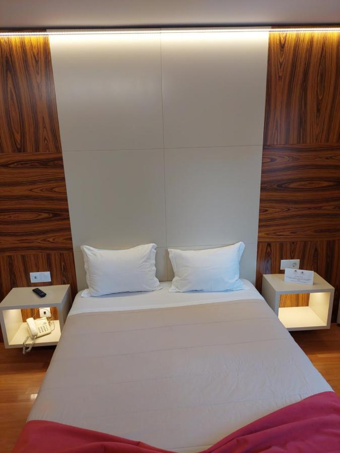 Palace 2* Amadora